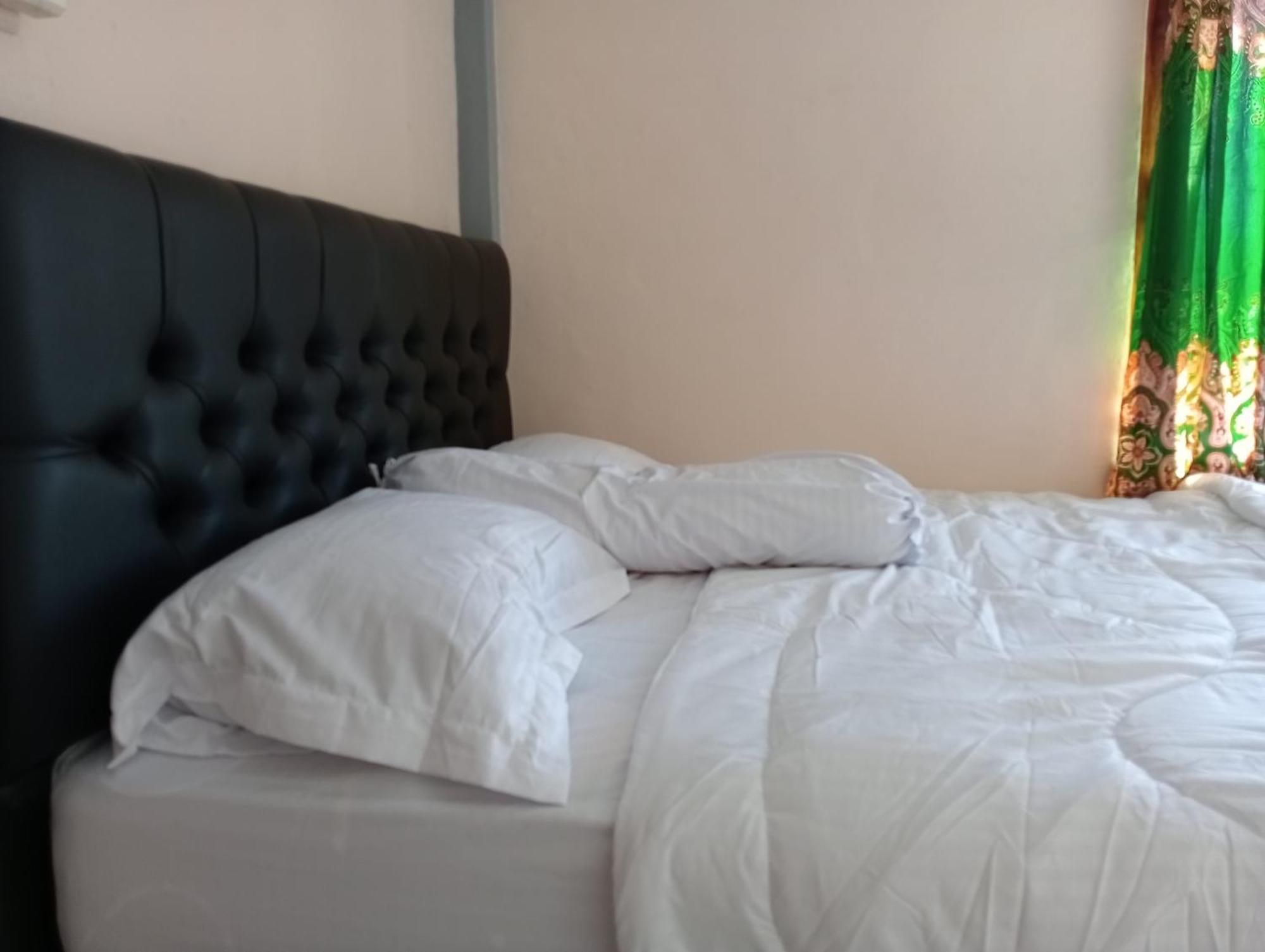 Yusilver Guest House Labuan Bajo Exterior foto