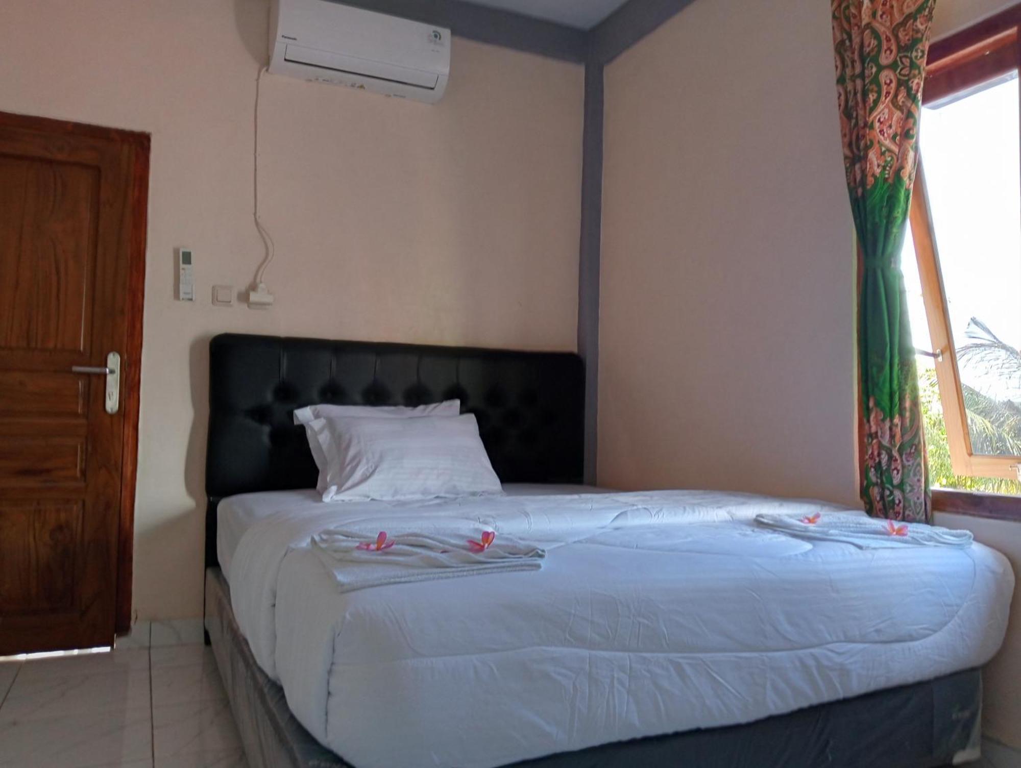 Yusilver Guest House Labuan Bajo Zimmer foto